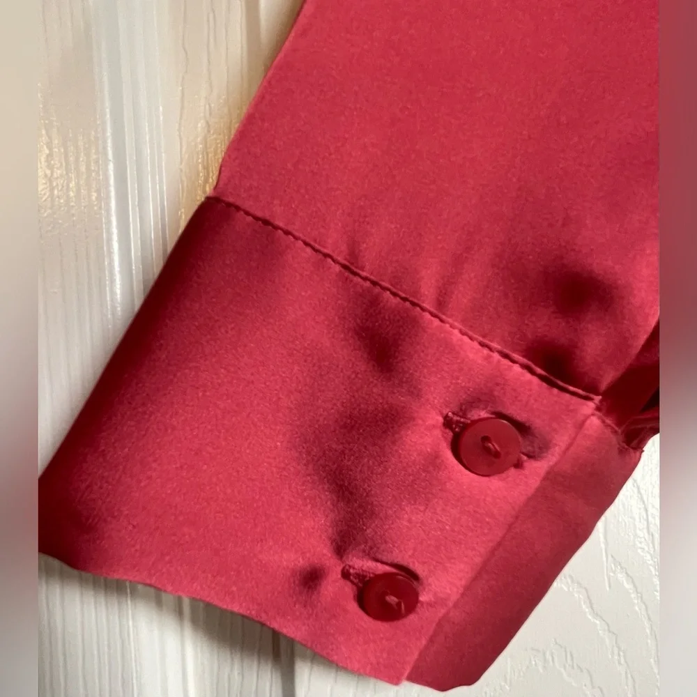 NWT TORRID Madison Satin Button-Up Long Sleeve Shirt Size 3X (22/24) Holly Berry - Picture 8 of 8